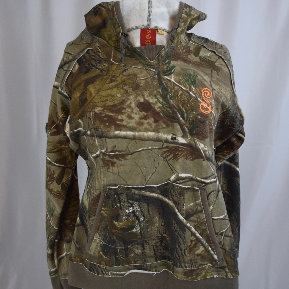 She outdoor apparel camo pullover hoodie